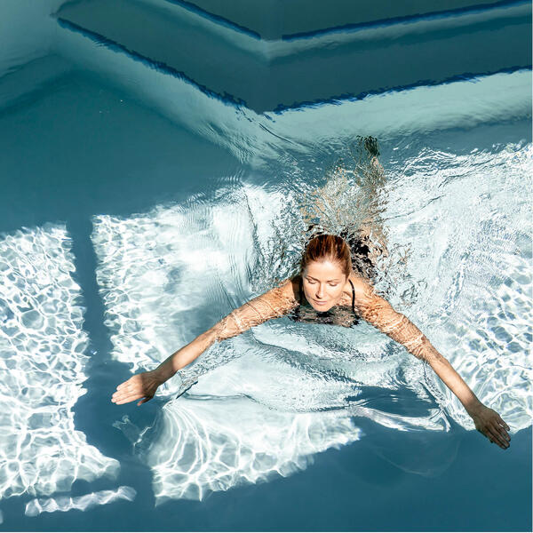 Schwimmen im Pool 